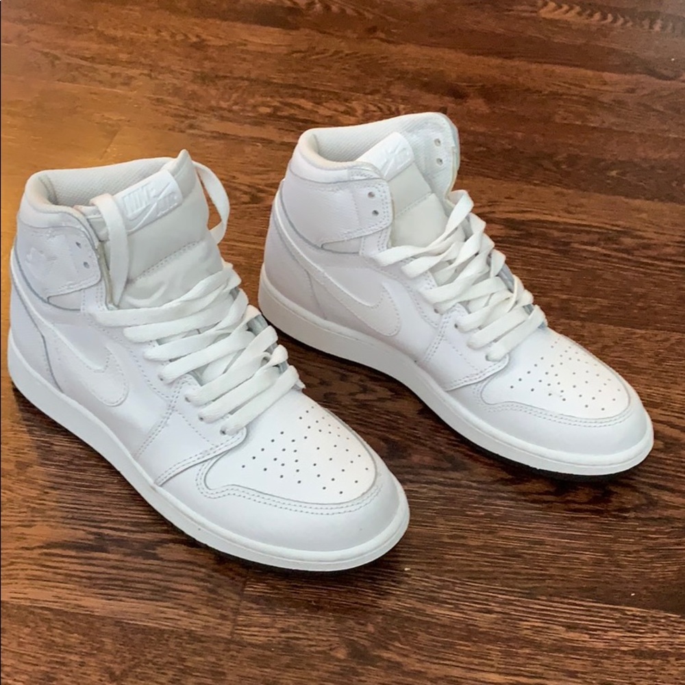 BRAND NEW NIKE AIR FORCE 1s
